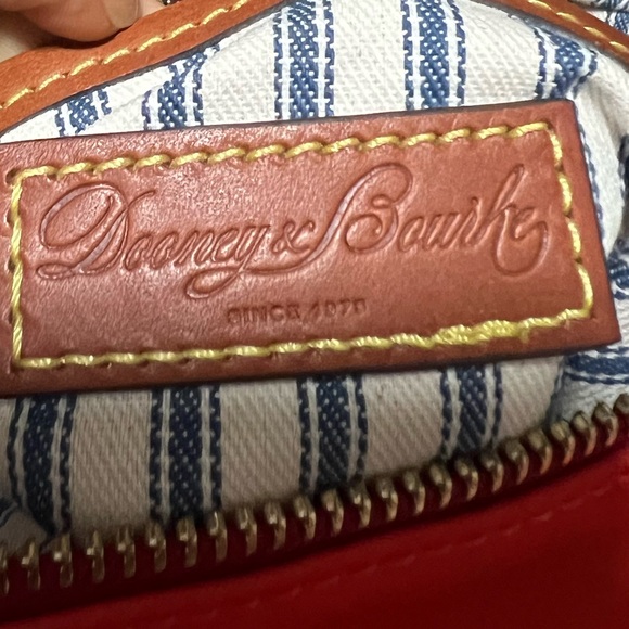 Sold Dooney & Bourke Bag - Picture 6 of 10